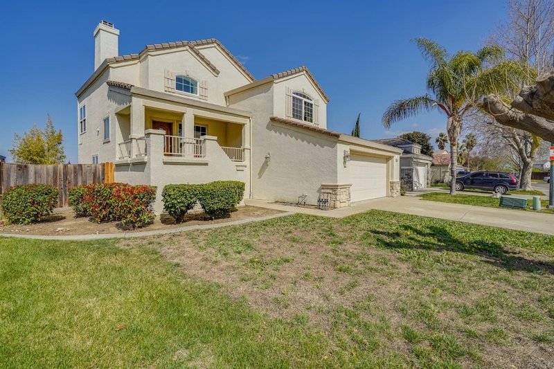 1561 Spring Court property image