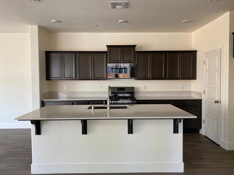 2454 Fidalgo Way property image