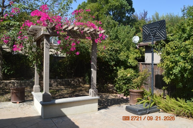 425 North Albany Street property image