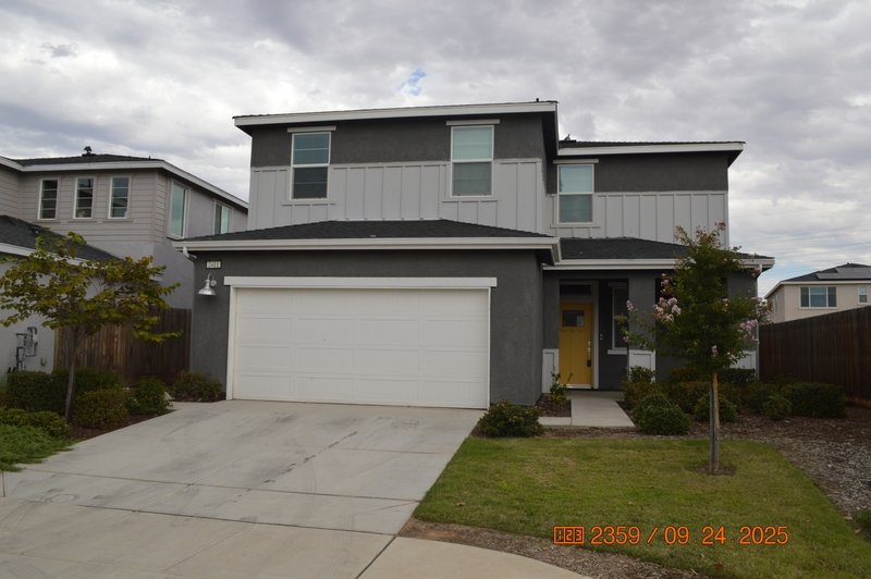 2411 Urdaneta Way property image