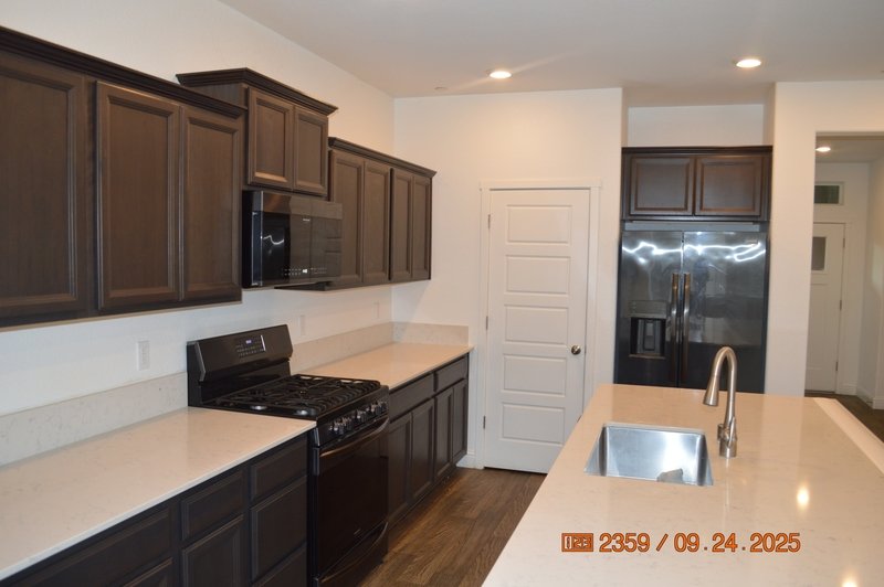 2411 Urdaneta Way property image