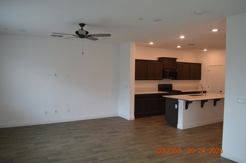 2411 Urdaneta Way property image