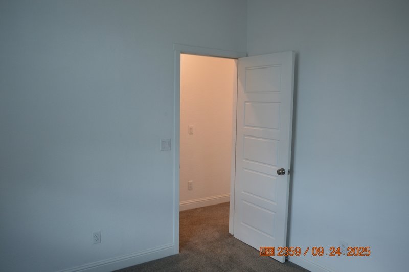 2411 Urdaneta Way property image