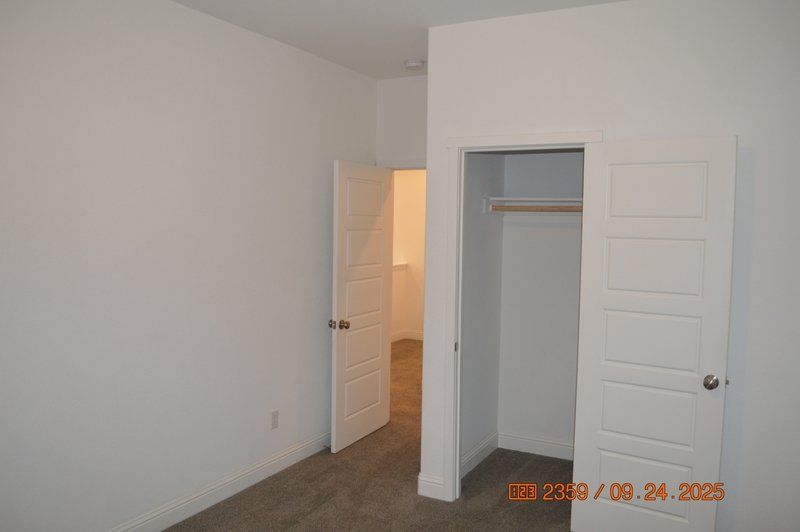 2411 Urdaneta Way property image