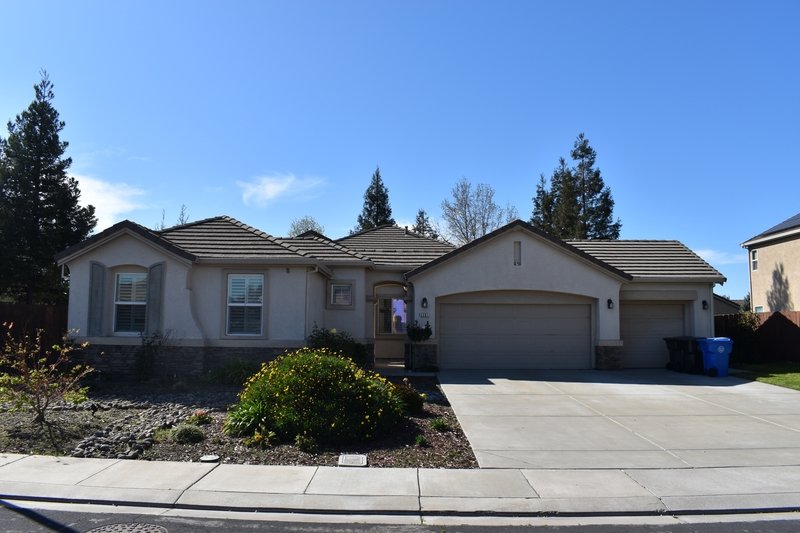 2261 Pillsbury Road property image