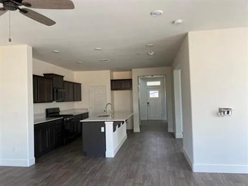 2434 Urdaneta Way property image