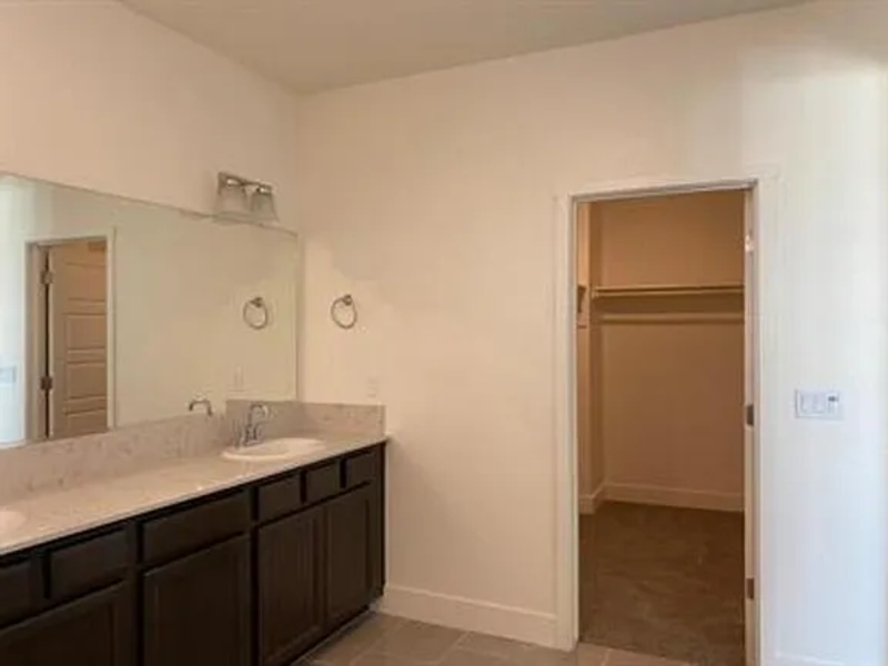 2434 Urdaneta Way property image