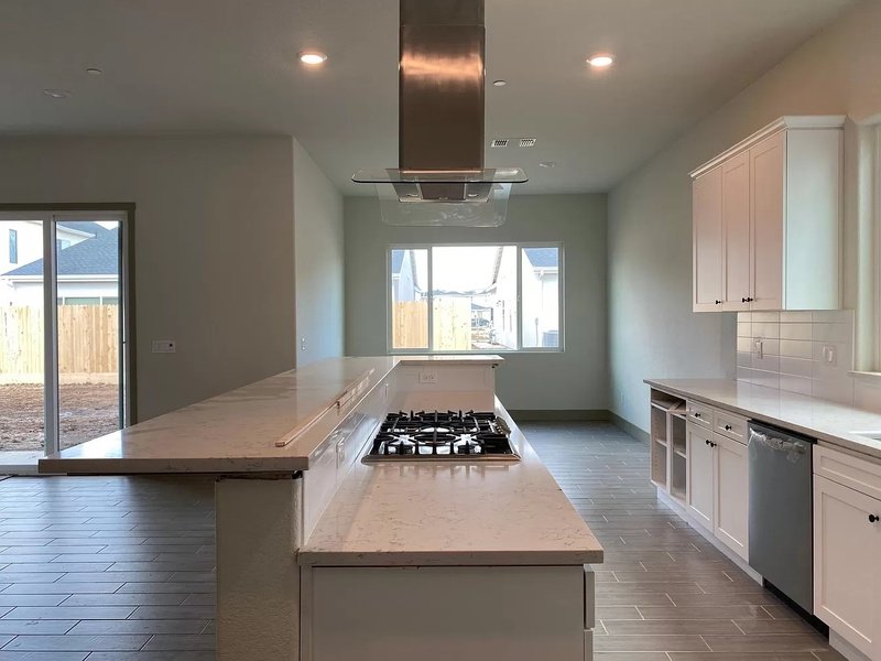 2467 Valverde Drive property image