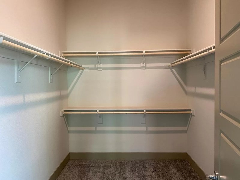 2467 Valverde Drive property image