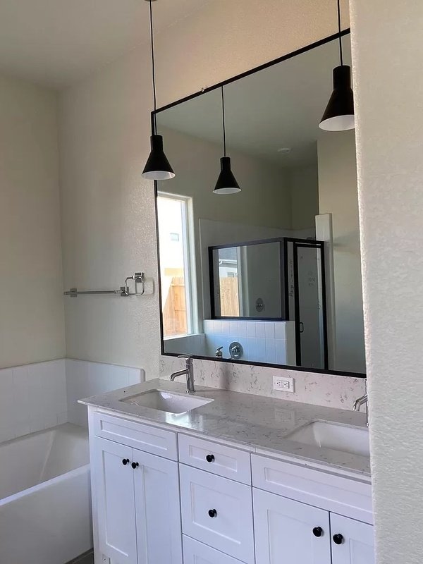 2467 Valverde Drive property image