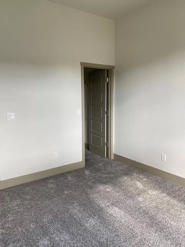 2467 Valverde Drive property image