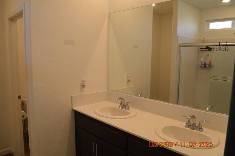 917 Somerset Way property image